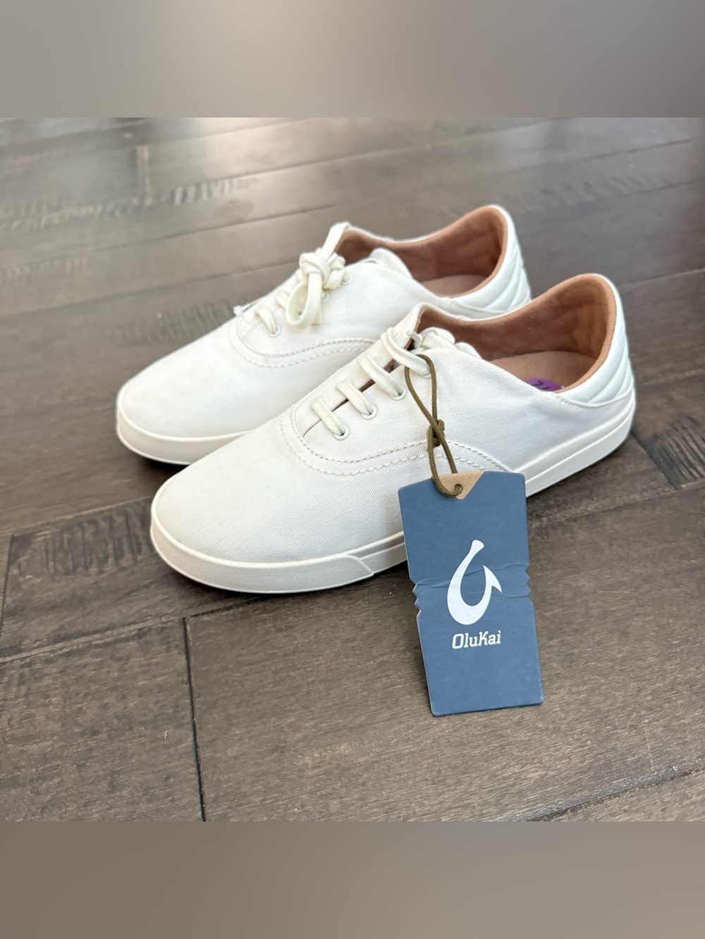OluKai Kohu Women's Low-Top Canvas Sneakers in Off-White 8.5 Tennis Shoes
